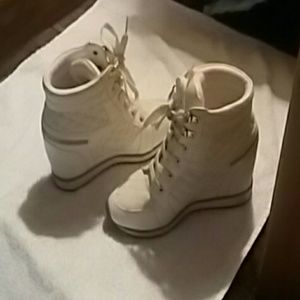 Wedge sneakers
